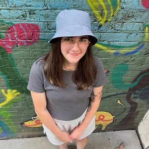 Meet your Posher, Eva